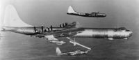 B-36 als 'fliegender Flugplatz' für ein Strahlflugzeug