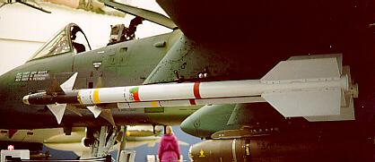 AIM-9 unter einer A-10A